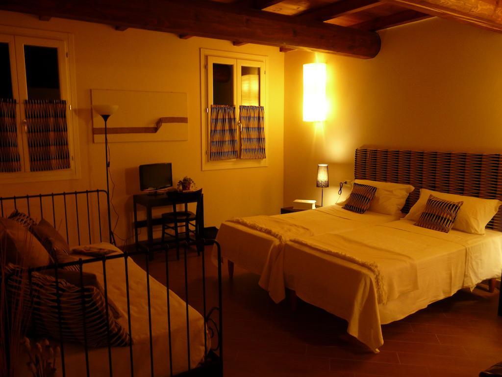 Locanda Della Fiorina San Felice sul Panaro Room photo